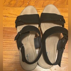 Clark’s platform sandals in black